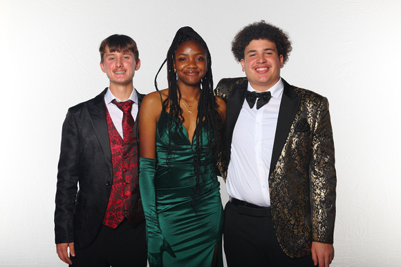 St. Pete High Prom 2023 White Backdrop A by Firefly Event Photography (372)