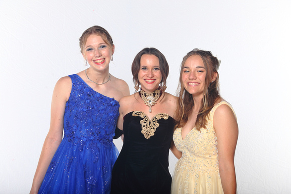 St. Pete High Prom 2023 White Backdrop A by Firefly Event Photography (440)