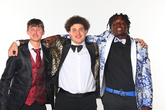St. Pete High Prom 2023 White Backdrop A by Firefly Event Photography (49)