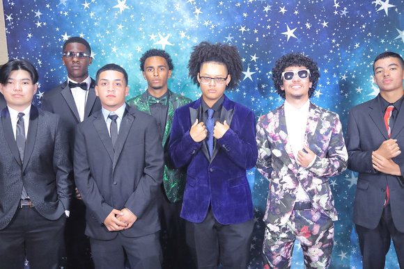 St. Pete High Prom 2024 Star Backdrop by Firefly Event Photography (15)