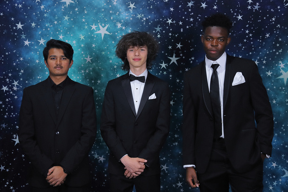 St. Pete High Prom 2024 Star Backdrop by Firefly Event Photography (33)