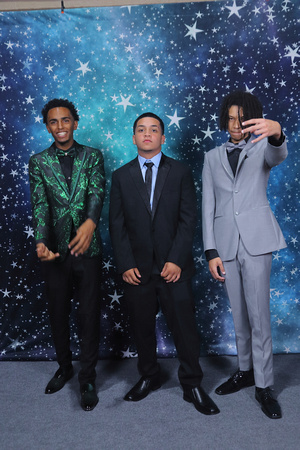 St. Pete High Prom 2024 Star Backdrop by Firefly Event Photography (43)
