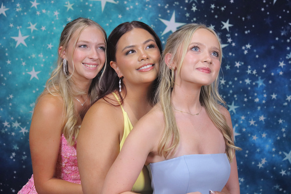 St. Pete High Prom 2024 Star Backdrop by Firefly Event Photography (63)