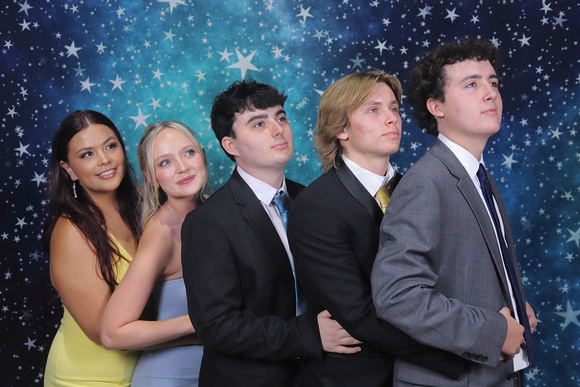 St. Pete High Prom 2024 Star Backdrop by Firefly Event Photography (100)