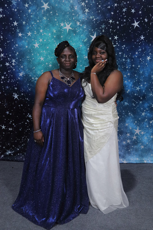 St. Pete High Prom 2024 Star Backdrop by Firefly Event Photography (113)
