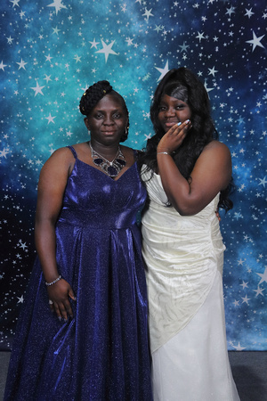 St. Pete High Prom 2024 Star Backdrop by Firefly Event Photography (114)