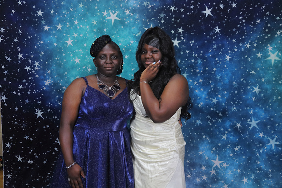 St. Pete High Prom 2024 Star Backdrop by Firefly Event Photography (115)