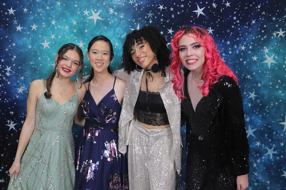 St. Pete High Prom 2024 Star Backdrop by Firefly Event Photography (170)