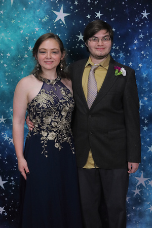 St. Pete High Prom 2024 Star Backdrop by Firefly Event Photography (189)