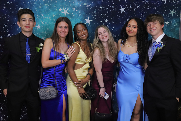 St. Pete High Prom 2024 Star Backdrop by Firefly Event Photography (196)