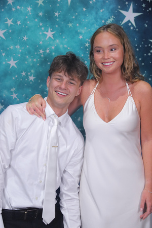 St. Pete High Prom 2024 Star Backdrop by Firefly Event Photography (216)