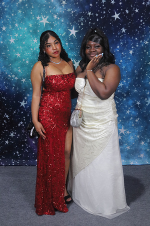 St. Pete High Prom 2024 Star Backdrop by Firefly Event Photography (223)