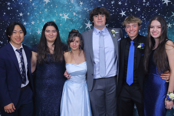 St. Pete High Prom 2024 Star Backdrop by Firefly Event Photography (228)