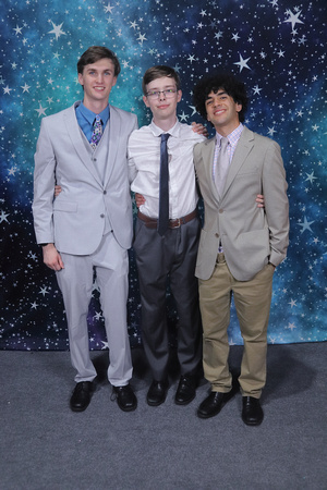 St. Pete High Prom 2024 Star Backdrop by Firefly Event Photography (262)