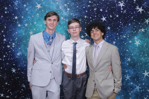 St. Pete High Prom 2024 Star Backdrop by Firefly Event Photography (263)
