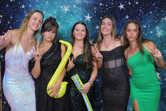 St. Pete High Prom 2024 Star Backdrop by Firefly Event Photography (329)
