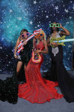 St. Pete High Prom 2024 Star Backdrop by Firefly Event Photography (343)