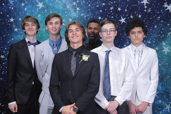 St. Pete High Prom 2024 Star Backdrop by Firefly Event Photography (376)