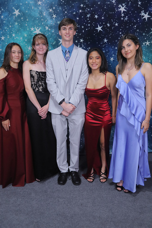 St. Pete High Prom 2024 Star Backdrop by Firefly Event Photography (398)