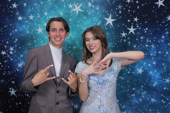 St. Pete High Prom 2024 Star Backdrop by Firefly Event Photography (402)