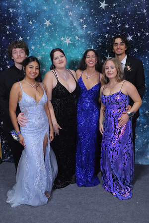 St. Pete High Prom 2024 Star Backdrop by Firefly Event Photography (403)