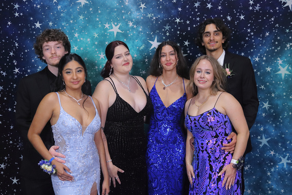 St. Pete High Prom 2024 Star Backdrop by Firefly Event Photography (404)