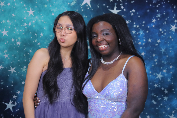 St. Pete High Prom 2024 Star Backdrop by Firefly Event Photography (424)