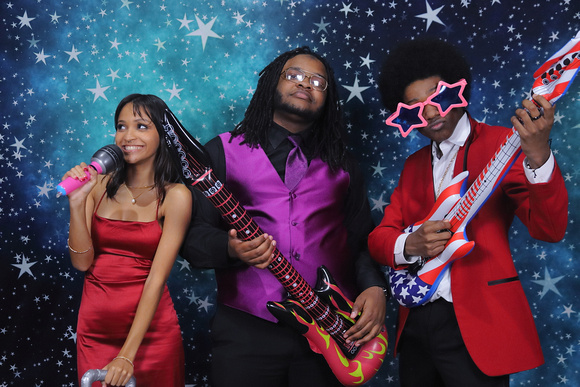 St. Pete High Prom 2024 Star Backdrop by Firefly Event Photography (435)