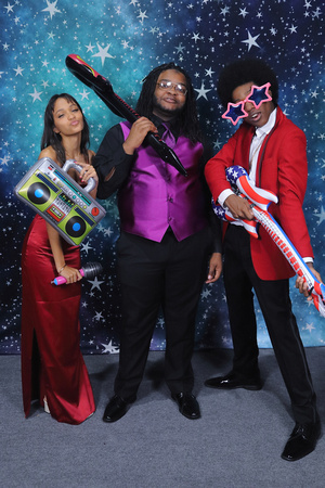 St. Pete High Prom 2024 Star Backdrop by Firefly Event Photography (436)