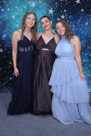 St. Pete High Prom 2024 Star Backdrop by Firefly Event Photography (456)
