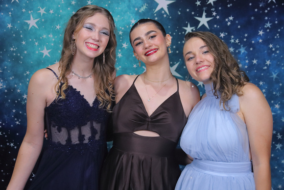 St. Pete High Prom 2024 Star Backdrop by Firefly Event Photography (457)