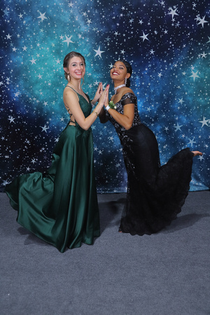 St. Pete High Prom 2024 Star Backdrop by Firefly Event Photography (460)