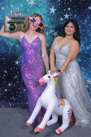 St. Pete High Prom 2024 Star Backdrop by Firefly Event Photography (467)