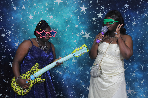 St. Pete High Prom 2024 Star Backdrop by Firefly Event Photography (475)