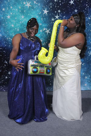 St. Pete High Prom 2024 Star Backdrop by Firefly Event Photography (479)