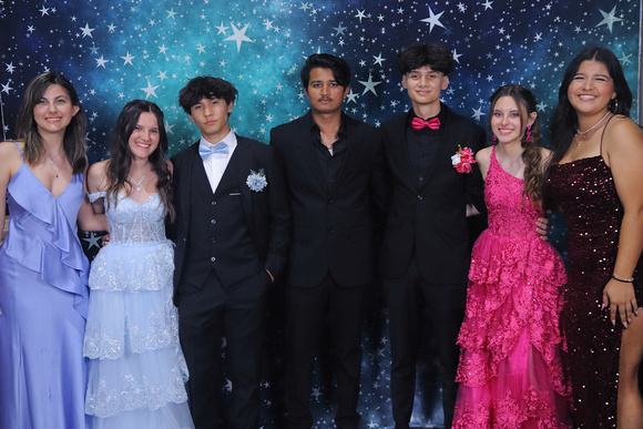 St. Pete High Prom 2024 Star Backdrop by Firefly Event Photography (493)