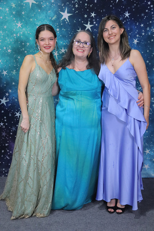 St. Pete High Prom 2024 Star Backdrop by Firefly Event Photography (495)